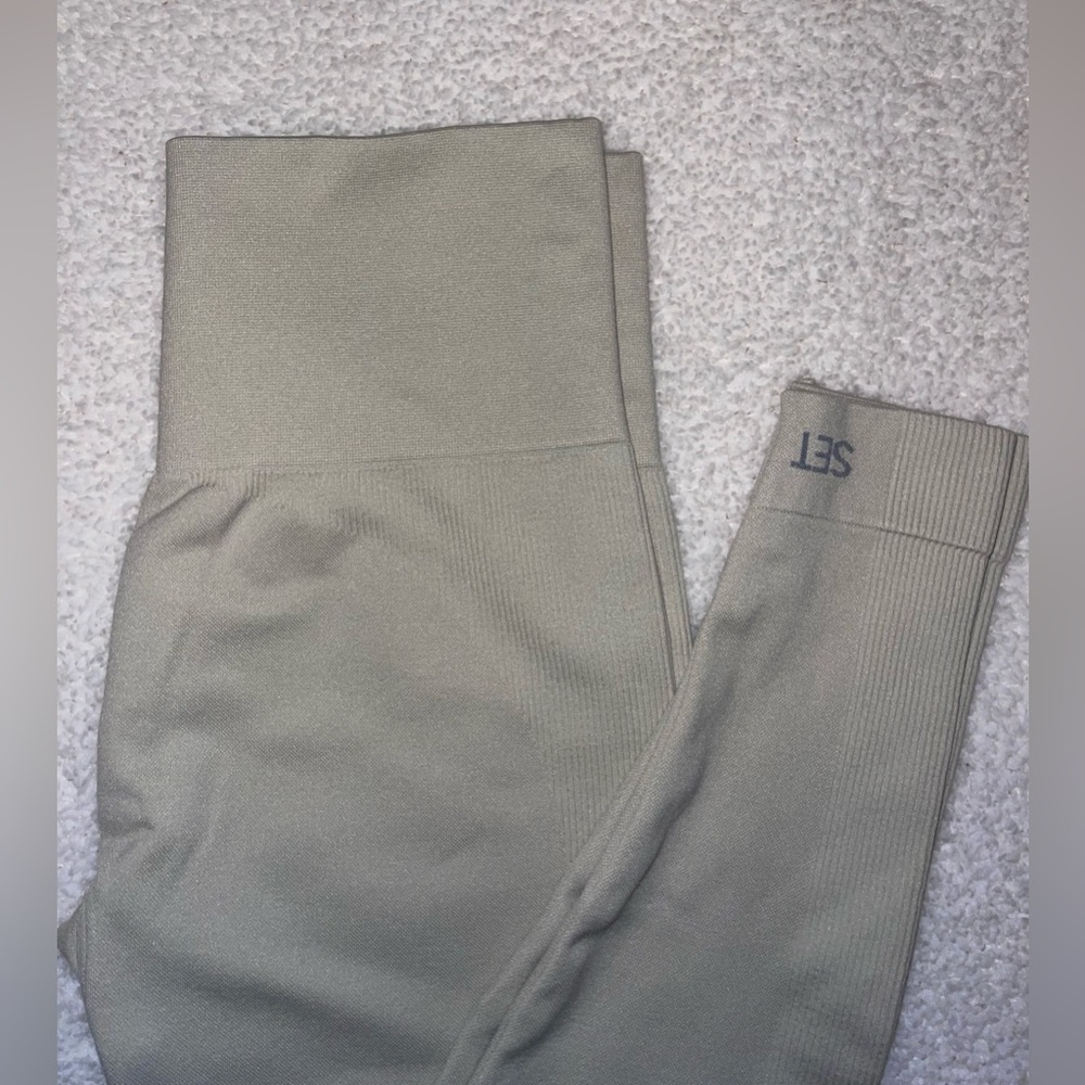 SET ACTIVE LEGGINGS - Picture 4 of 6